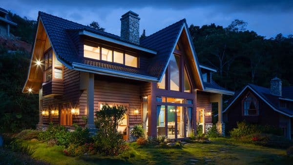 Insurance for Real Estate Agents: Help Buyers Close